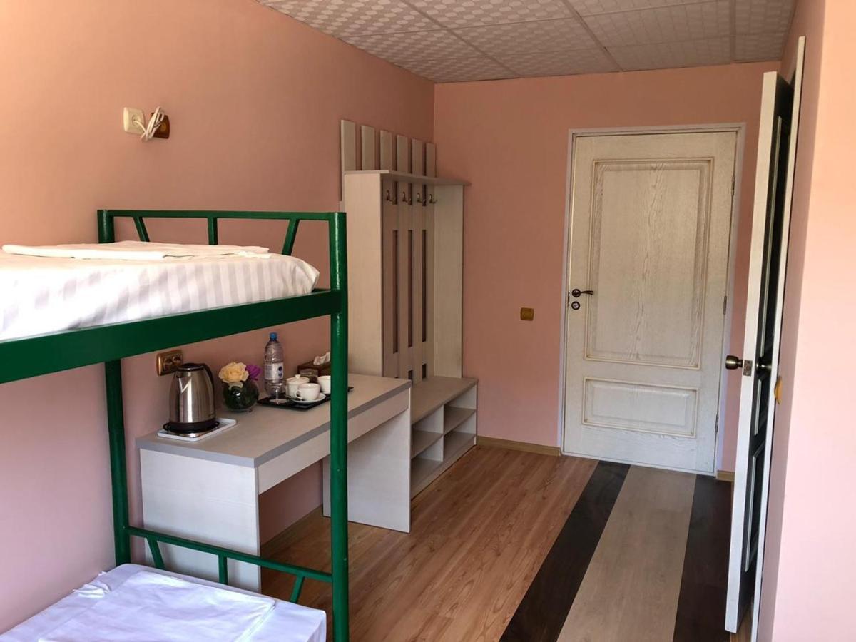 אקטאו Hostel Mandarin מראה חיצוני תמונה